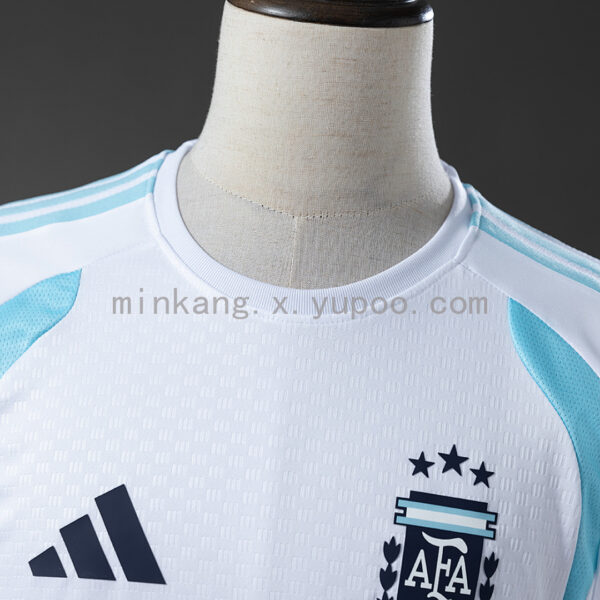 Camiseta Argentina 2026 Entrenamiento - detalle escudo