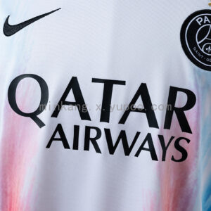 Camiseta Paris Saint-Germain 2023/24 Pre-Partido - detalle escudo