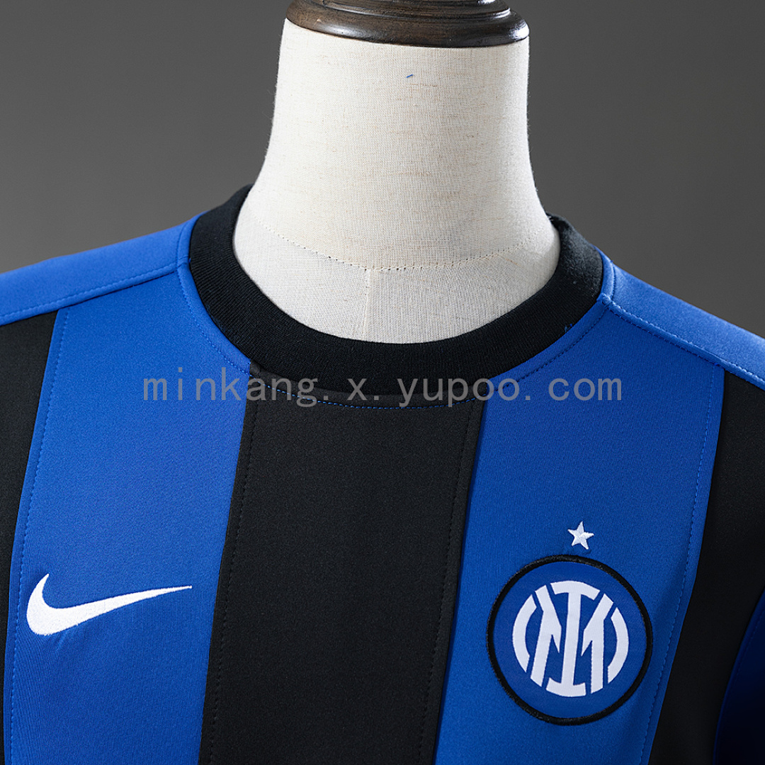Camiseta Inter Milan 2023/24 Local Manga Larga - detalle escudo