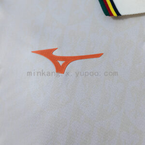 Camiseta FC Augsburg 2023/24 Visita - detalle manga