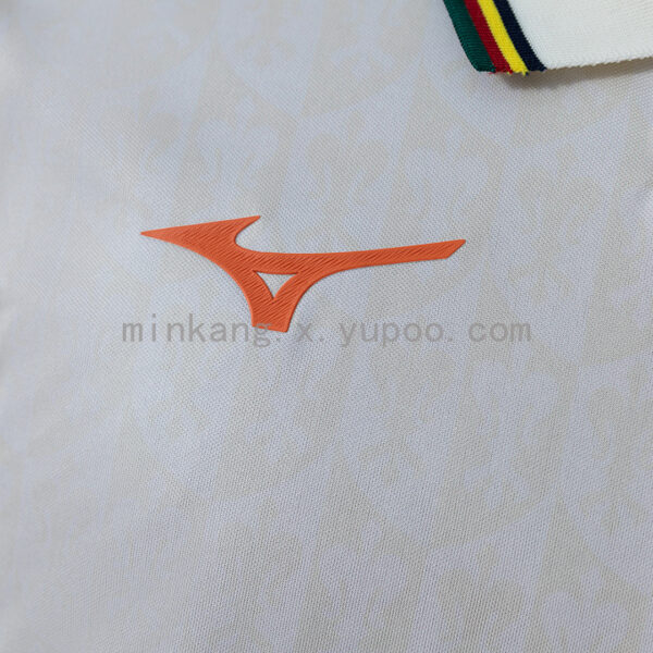 Camiseta FC Augsburg 2023/24 Visita - detalle manga