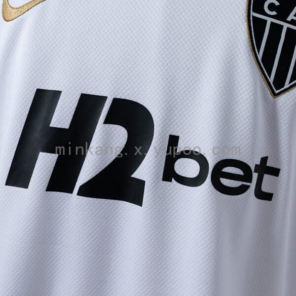 Camiseta Atlético Mineiro 2023/24 Visita — detalle borde manga