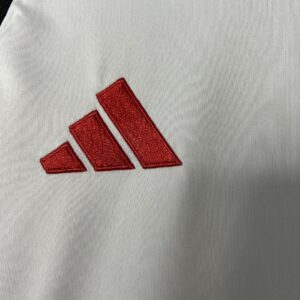 Camiseta Flamengo 2024/25 Visita — detalle tejido lateral