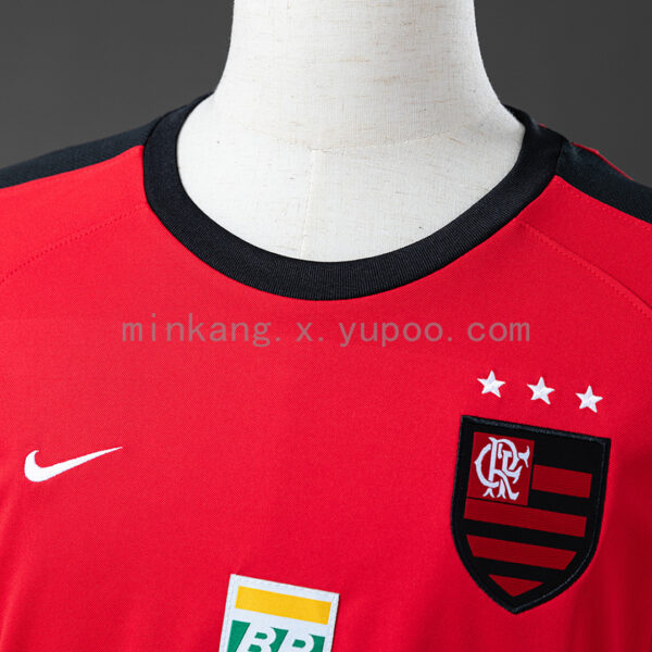 Camiseta Flamengo 1999/2000 Retro Local — vista lateral