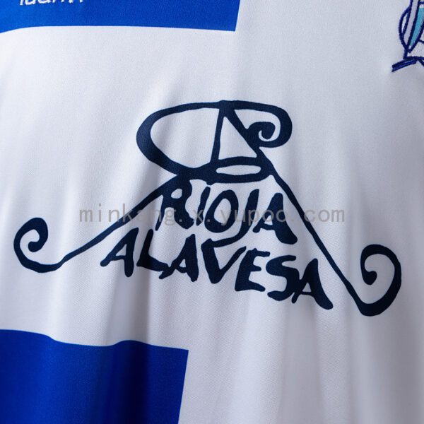 Camiseta Deportivo Alavés 2000/01 Retro Local — detalle dobladillo inferior