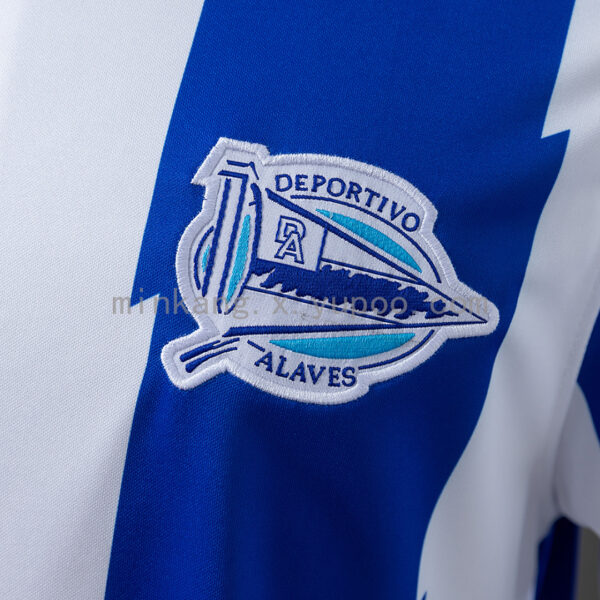 Camiseta Deportivo Alavés 2000/01 Retro Local — detalle de las mangas