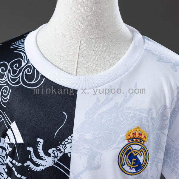 Camiseta Real Madrid 2024/25 Edición Especial — detalle manga