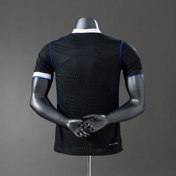 Camiseta Chelsea 2023/24 Tercera Versión Jugador - detalle de la franja azul lateral
