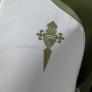 Camiseta Celta de Vigo 2023/24 Entrenamiento — detalle escudo