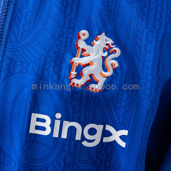 Camiseta Chelsea FC 2023/24 Cortaviento Entrenamiento Azul - enfoque en el pecho y logos