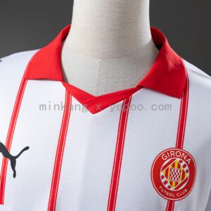 Camiseta Girona 2023/24 Local — vista frontal superior, detalle cuello
