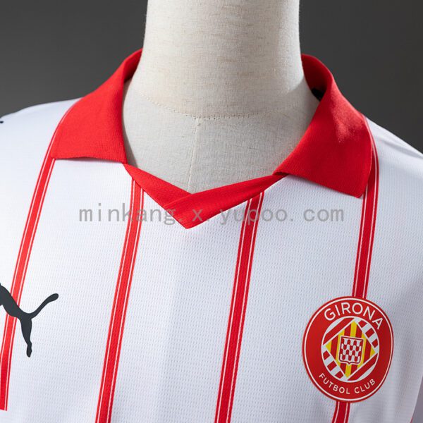 Camiseta Girona 2023/24 Local — vista frontal superior, detalle cuello