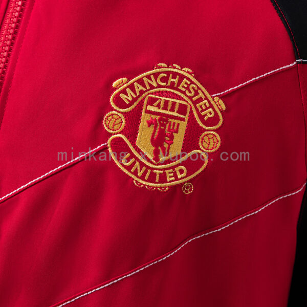 Camiseta Manchester United 2023/24 Cortaviento - vista desde otro ángulo