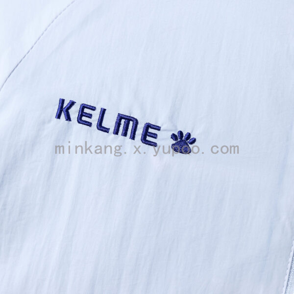 Camiseta Real Madrid 1991 Retro Entrenamiento Blanca — detalle puños