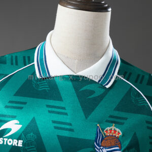 Camiseta Real Sociedad 1981/82 Retro Visita — detalle logo Krafft Auto