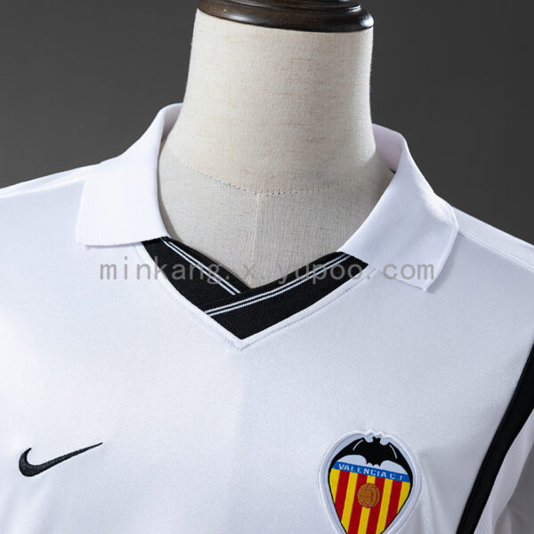 Camiseta Valencia CF 2000/01 Retro Local Manga Larga — detalle escudo