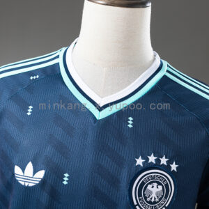 Camiseta Alemania 2026 Visita - detalle escudo