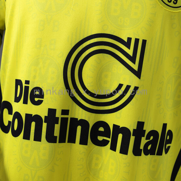 Camiseta Borussia Dortmund 1997 Retro Local - detalle escudo