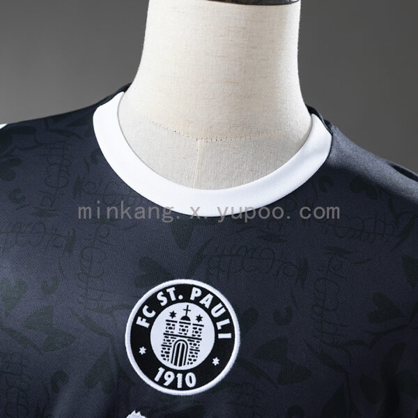 Camiseta St. Pauli 2023/24 Tercera - detalle escudo