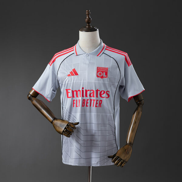 Camiseta Olympique Lyonnais 2023/24 Tercera - detalle escudo