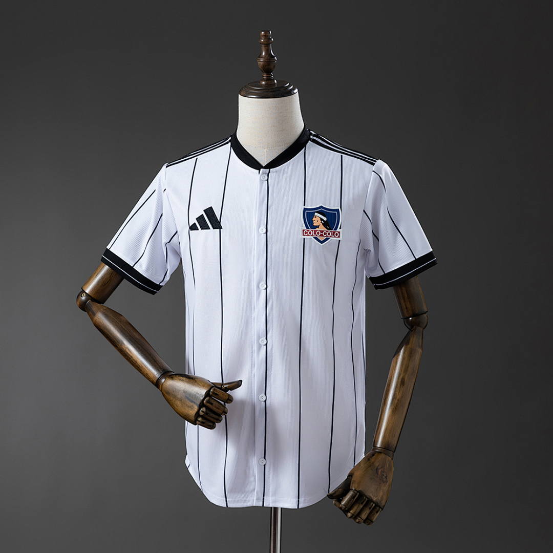 Camiseta Colo Colo 2024/25 Local US Pack - detalle escudo