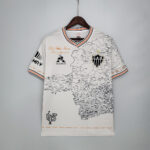 Camiseta Atletico Mineiro 2023/24 Local — detalle de las franjas del cuello