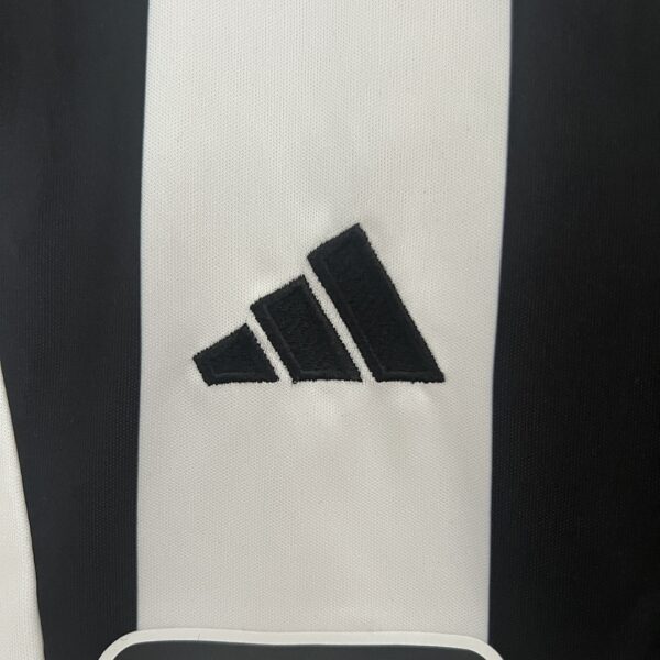 Camiseta Newcastle United 2023/24 Local - detalle