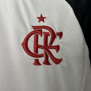Camiseta Flamengo 2024/25 Visita — detalle dobladillo