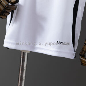 Camiseta Flamengo 2023/24 Visita — vista trasera del jersey y short