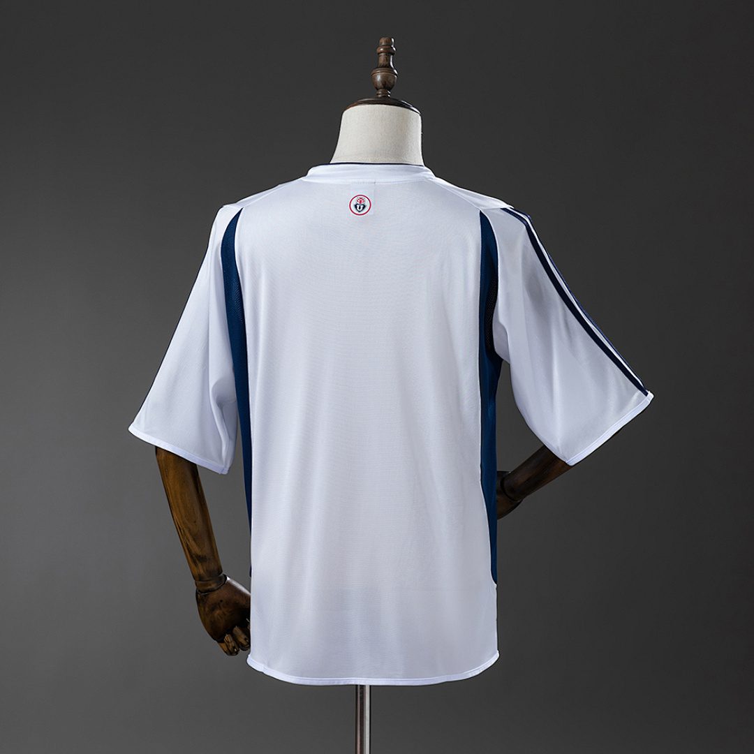 Camiseta Universidad de Chile 2003 Retro Visita - detalle escudo 'U'
