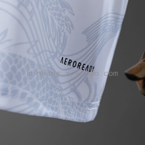 Camiseta Real Madrid 2024/25 Edición Especial — vista lateral izquierda