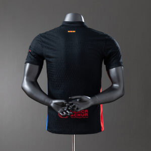 Camiseta FC Barcelona 2023/24 Tercera Edición Especial Cactus Jack Version Jugador — detalle escudo