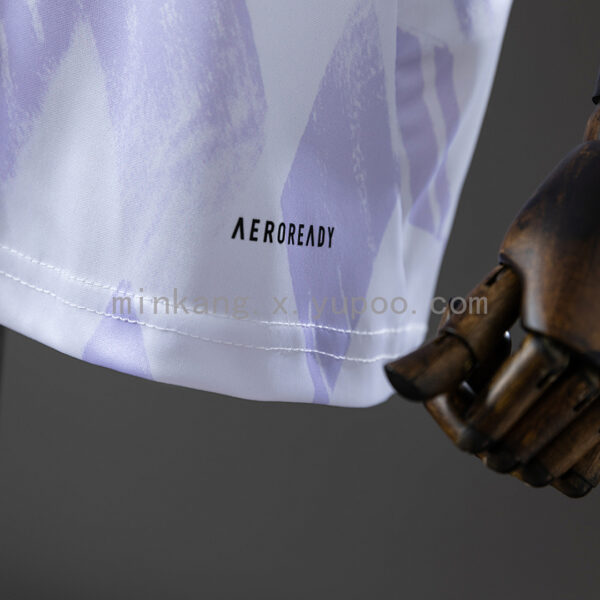 Camiseta Manchester United 2023/24 Visita Nino - detalle pantalón corto y escudo