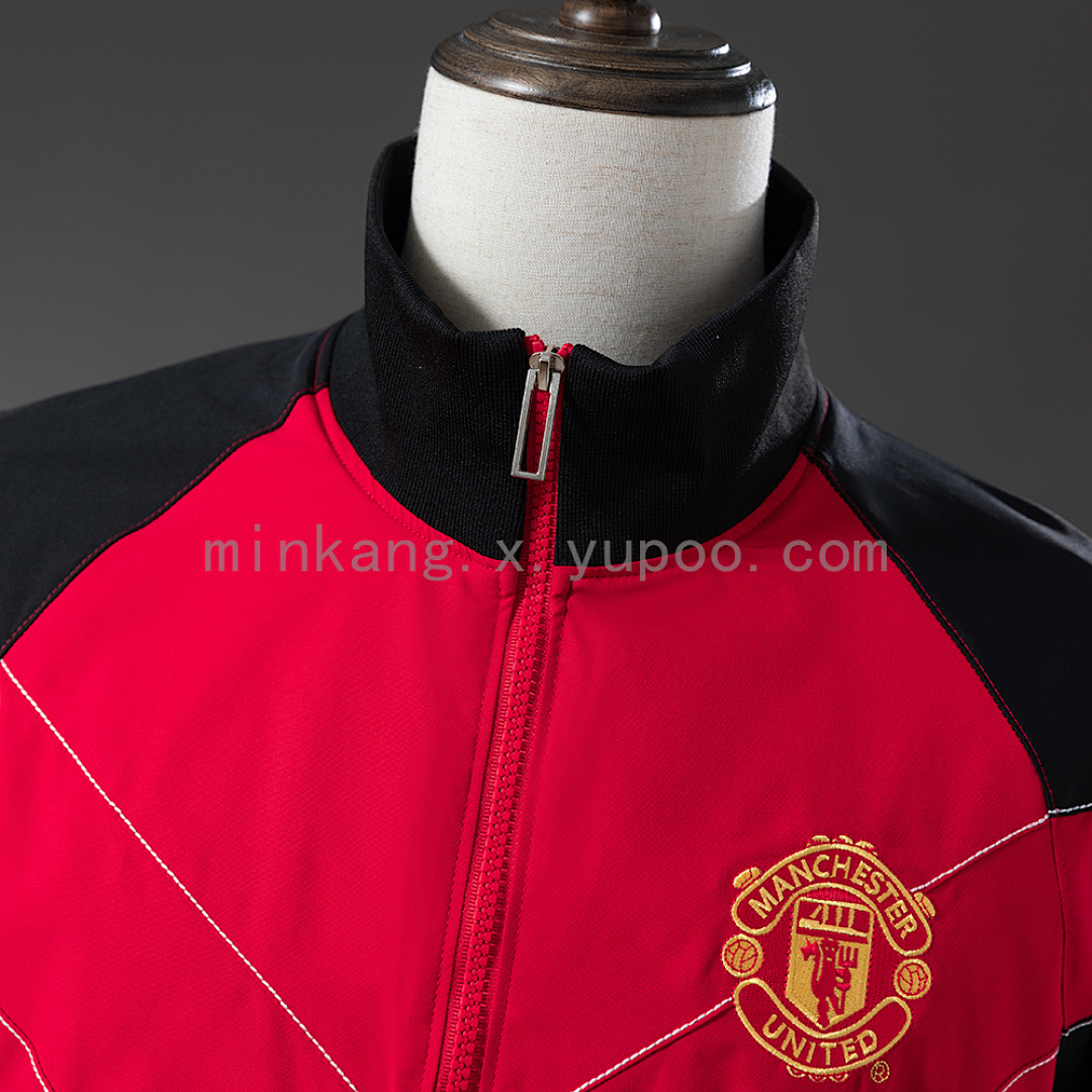 Camiseta Manchester United 2023/24 Cortaviento - vista frontal