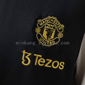 Camiseta Manchester United 2023/24 Chaqueta Adidas Originals Negra - vista lateral
