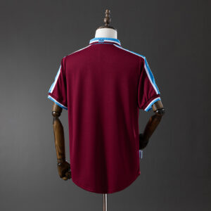 Camiseta West Ham 1999/00 Retro Local - detalle de la tela y textura