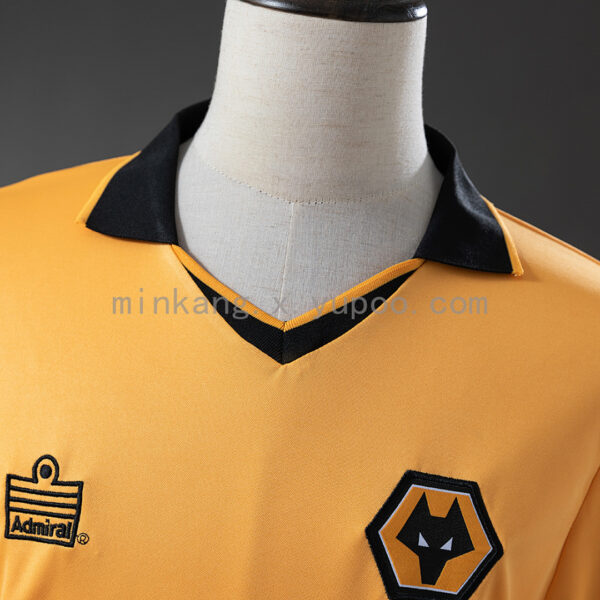 Camiseta Wolverhampton Wanderers 2003 Retro Local - detalle escudo y patrocinador