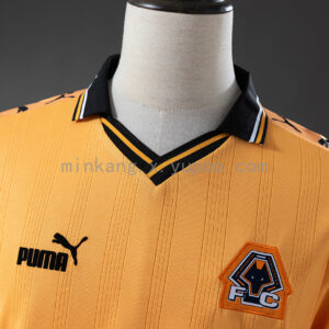 Camiseta Wolverhampton Wanderers 1990/91 Local - detalle escudo