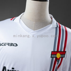Camiseta Cremonese 2023/24 Visita - detalle escudo