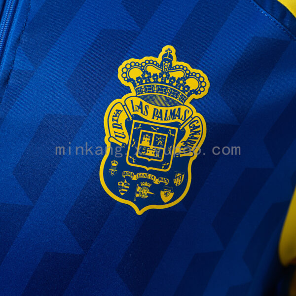 Camiseta Las Palmas 2023/24 Entrenamiento — detalle escudo
