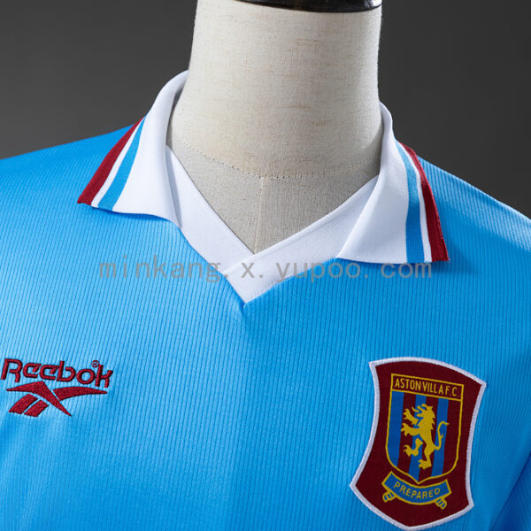Camiseta Aston Villa 1995/96 Retro Local - detalle escudo
