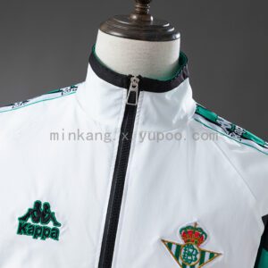 Camiseta Real Betis 2024/25 Cortaviento — detalle escudo