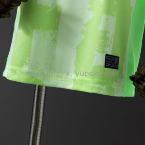 Camiseta Barcelona 2023/24 Tercera — detalle escudo