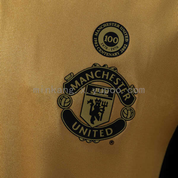 Camiseta Manchester United 2001/02 Retro Aniversario Manga Larga - vista diagonal frontal