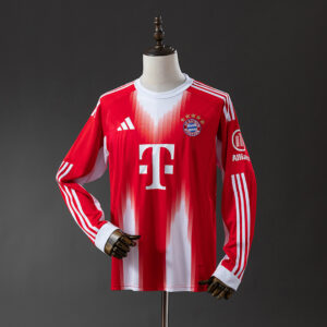Camiseta FC Bayern München 2023/24 Local Manga Larga - detalle escudo