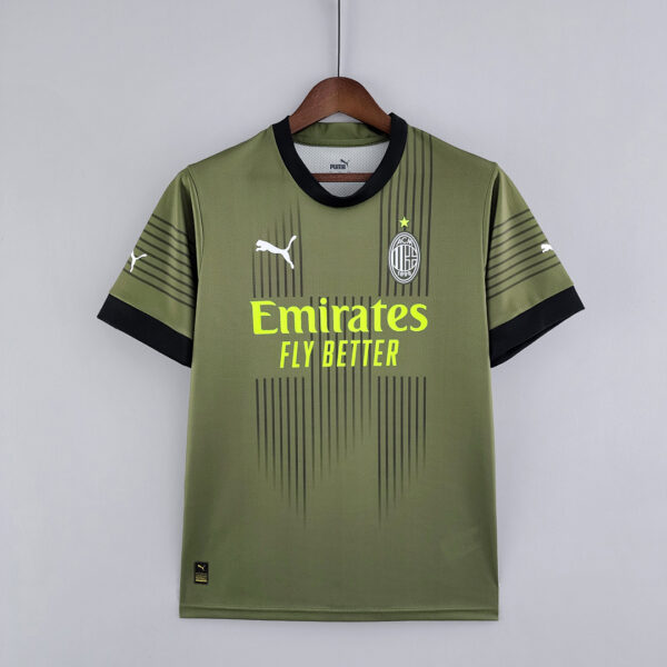 Camiseta AC Milan 2022/23 Tercera - detalle escudo