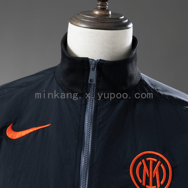 Camiseta Inter de Milán 2023/24 Cortaviento - detalle escudo