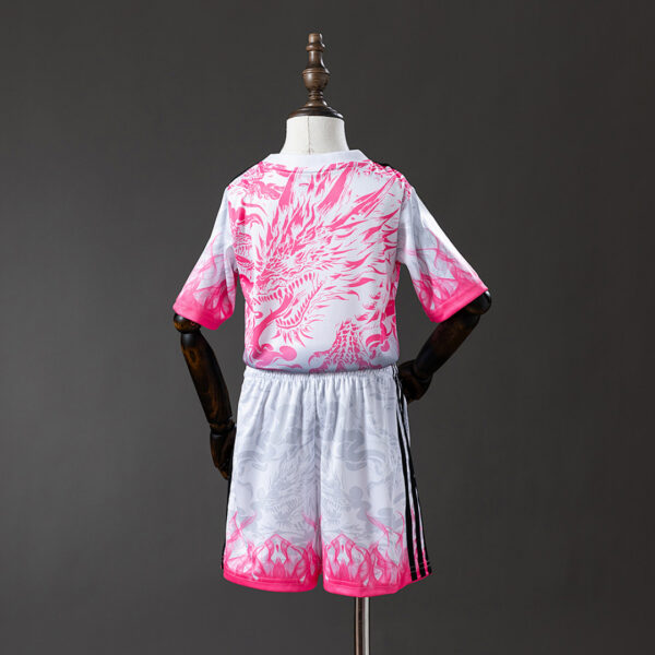 Camiseta Real Madrid Edición Especial Dragón Blanco y Rosa - vista trasera