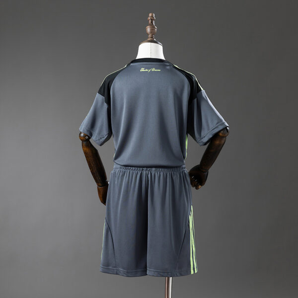 Camiseta Manchester United 2023/24 Entrenamiento Niño - tela en primer plano