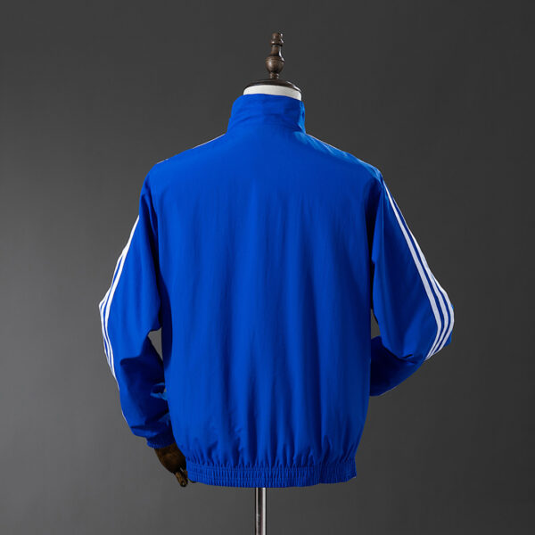 Camiseta Bayern Munich 2024/25 Entrenamiento Reversible Manga Larga - detalle escudo